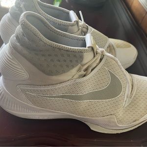 Hyper rev basketball shoes